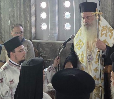 Ο Μητροπολίτης Επιφάνιος στο Ναό Αγίας Κυριακής στο Αρκαδικό χωριό (εικόνες)