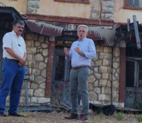 Σιδηροδρομικός σταθμός της Μεγαλόπολης, η θλιβερή απόδειξη της εγκατάλειψης (vd)