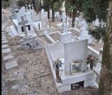 "Για μια ακόμη χρονιά ο Δήμος Γορτυνίας, ΔΕΝ καθάρισε το Νεκροταφείο Ζάτουνας. Το έργο αυτό ανέλαβαν Ζατουνίτες με δικά τους χρήματα"