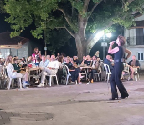 Ροεινό | Μία υπέροχη μουσική βραδιά με την Κωνσταντίνα! (vd)