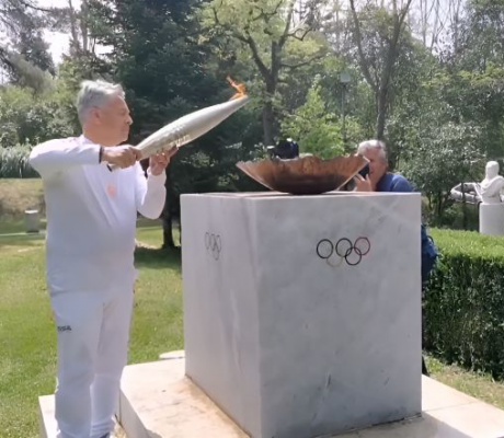 Η άφιξη της Ολυμπιακής Φλόγας στην Τεγέα! (vd)