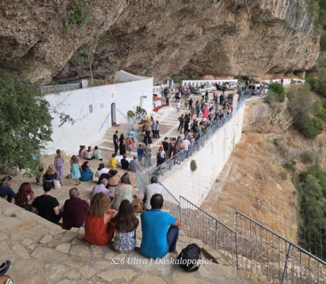 Χώρα Γορτυνίας | Εσπερινή Θεία Λειτουργία στο Ιστορικό Προσκύνημα της Τίμιας Ζώνης της Θεοτόκου (εικόνες)