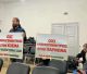 Με πλακάτ στο Περιφερειακό Συμβούλιο οι κάτοικοι του Κοσμά | Αντιδρούν στις ανεμογεννήτριες στον Πάρνωνα