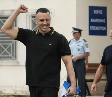 Η αντίδραση του Ηλία Κασιδιάρη για την ανάρτηση του Δημήτρη Γιαννακόπουλου με το πρόγραμμα της Συμμαχίας Ελλήνων