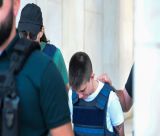Έφτασε στην Εισαγγελία η Ειρήνη Μουρτζούκου | Με σκυμμένο το κεφάλι βγήκε από τη ΓΑΔΑ (εικόνες)