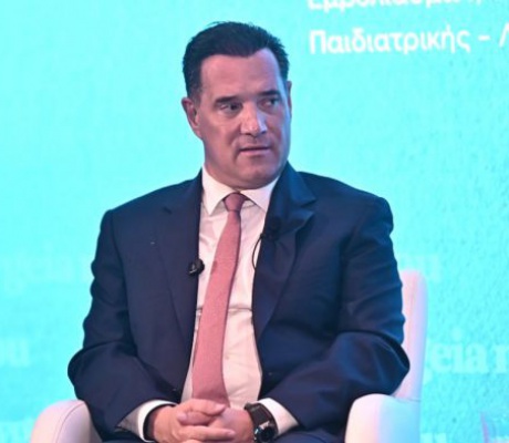 Γεωργιάδης: "Ο εμβολιασμός αύξησε το προσδόκιμο ζωής, η θεωρία της «ξαφνικίτιδας» καταρρίπτεται από τα στοιχεία"