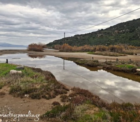 «Υγειονομική βόμβα τα λιμνάζοντα νερά στη περιοχή του Ατσίγγανου»