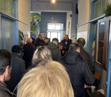 Εκλογές ΠΑΣΟΚ | Παρατείνεται μέχρι τις 8 η ψηφοφορία για τους συνέδρους (vd)