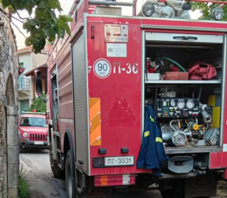 Φωτιά ξέσπασε σε κλειστή οικία στη Βυτίνα Αρκαδίας (εικόνες)