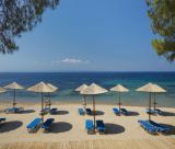 Παραλίες | Από 2.000 έως 60.000 ευρώ τα πρόστιμα – Τι ισχύει για ομπρέλες και ξαπλώστρες