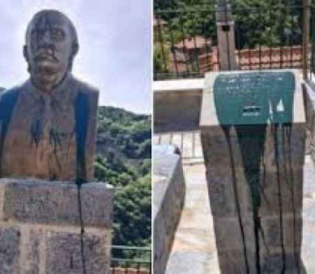 Καταδικαστική ανακοίνωση δημοτικού συμβουλίου Γορτυνίας για το βανδαλισμό της προτομής Πλουμπίδη στα Λαγκάδια