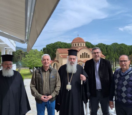 Ευχές και δώρα στο Δεκάζειο Γηροκομείο Τρίπολης από την Περιφέρεια Πελοποννήσου (εικόνες)