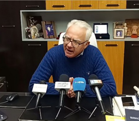 Σμυρνιώτης: "Η δημοτική αρχή βάζει ένα χαράτσι 80% στην αξία του νερού" (vd)