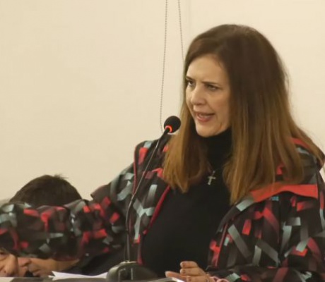 Σφοδρή κριτική Ντίνας Νικολάκου για τη διάλυση της Μερχίας και την υποβάθμιση της 124 ΠΒΕ