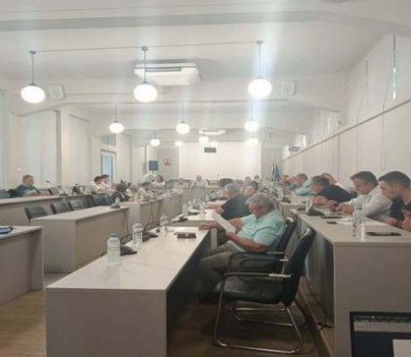 Δημοτικό Συμβούλιο Τρίπολης | Κολυμβητήριο, λογαριασμοί νερού και κυκλοφοριακές ρυθμίσεις γύρω από το Παναρκαδικό
