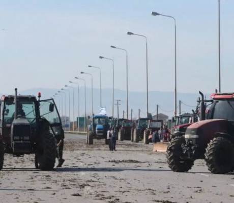 Μαρινάκης για μπλόκα αγροτών: "Οι δρόμοι ανήκουν σε όλους και θα μείνουν ανοικτοί – Δεν είναι δυνατόν να ταλαιπωρείται ο κόσμος"