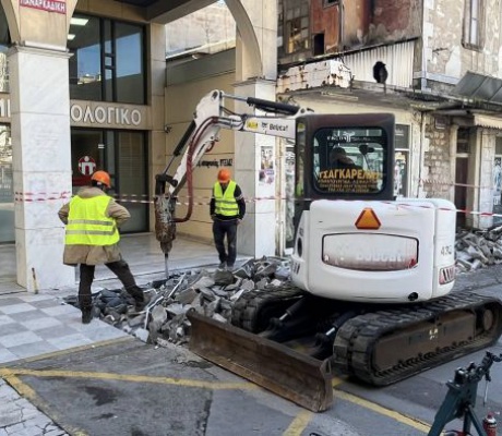 Τρίπολη | Ξεκίνησαν τα έργα ανάπλασης στην πλατεία Κολοκοτρώνη (vd)