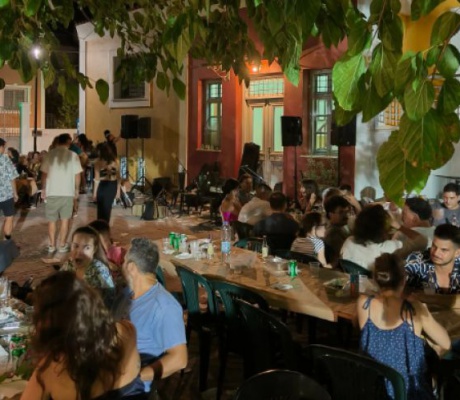 Λεωνίδιο | Καταγγελία διέκοψε το γλέντι την παραμονή της γιορτή της Παναγίας στο καφενείο του "Μπούμπη"