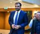 Κυβερνητικός εκπρόσωπος: "Δεν υπάρχουν 3 δισ. για 13ο και 14ο μισθό"