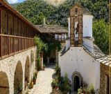 Τέλεση κουράς δόκιμου μοναχού στη Μονή Αγίου Νικολάου Καρυάς