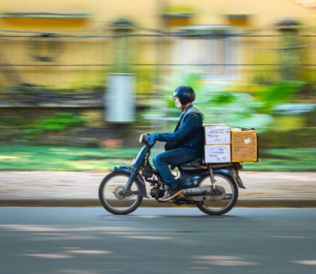 Τέλος τα μετρητά στις πληρωμές των courier – Τι αλλάζει από τον Οκτώβριο