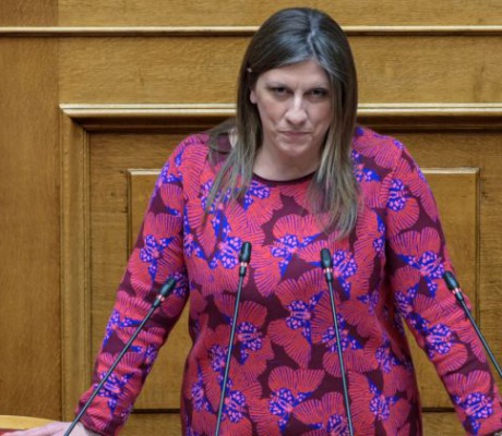 Κωνσταντοπούλου για Άδωνι: «Είναι κότα, τρεις μήνες περιμένω να μου κάνει μήνυση»