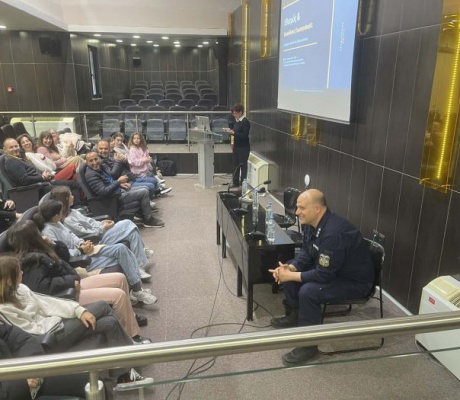 «Σπάμε τις αόρατες αλυσίδες των εξαρτήσεων»: Η Γορτυνία μίλησε ανοιχτά για τον εθισμό στην ενημερωτική ομιλία του ΠΙΟΠ και της ΕΛ.ΑΣ