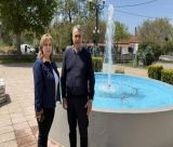 Νέο σιντριβάνι στο Στενό | Κώστας Τζιούμης: «Είμαστε σταθερά δίπλα στα χωριά μας» (vd)