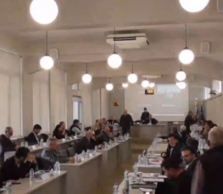 Live η συζήτηση για τις κατολισθήσεις στο περιφερειακό συμβούλιο