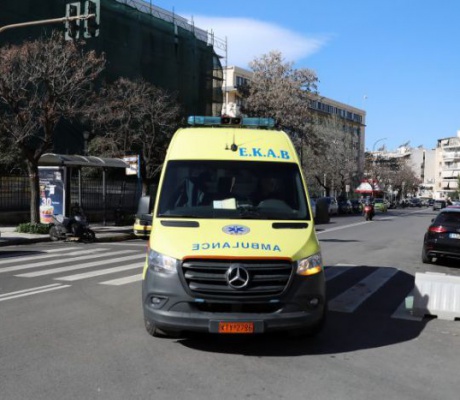 Νεκρός 17χρονος από μαχαιριές στο Λουτράκι – Ακόμα ένας ανήλικος τραυματίας