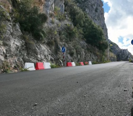 Οι κατολισθήσεις στα Λαγκάδια, τα προβλήματα των αγροτών και το Μουσείο Μίκη Θεοδωράκη στη Ζάτουνα το μεσημέρι στον Σκάι!