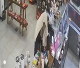 Ηλεία | Πήγε να ληστέψει καφετέρια με κατσαβίδι και… πετσέτα στο κεφάλι! (vd)