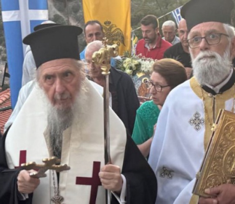 Η λιτανεία της Κοιμήσεως της Θεοτόκου στους δρόμους της Δημητσάνας (εικόνες)