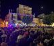 Γέμισε η πλατεία Αγίου Βασιλείου στη βραδιά με αγαπημένες μελωδίες του ελληνικού κινηματογράφου (vd)