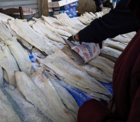 «Τσουχτερή» η τιμή του μπακαλιάρου ενόψει 25ης Μαρτίου - Φτάνει μέχρι και τα 27 € το κιλό