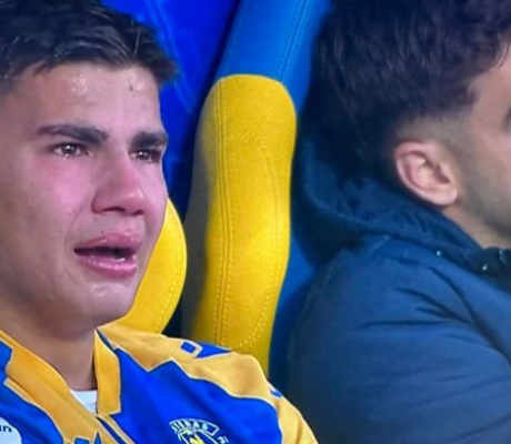 Αστέρας Τρίπολης | Ξέσπασε σε κλάματα ο Αλμύρας μετά την ήττα από τον Πανσερραϊκό