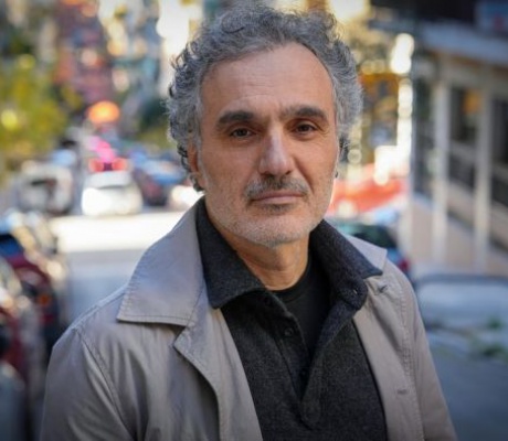 O Ελληνοϊρανός σκηνοθέτης Σιαμάκ Ετεμάντι στο Λεωνίδιο - Θα προβληθεί το ντοκιμαντέρ «Από Τι Είμαστε Φτιαγμένοι»