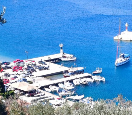 Ιστορικά αυτοκίνητα στο λιμάνι του Τυρού! (εικόνες)