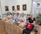 Παράδοση απινιδωτή και εκπαιδευτικού εξοπλισμού σε φορείς διάσωσης της Τρίπολης από την Περιφέρεια Πελοποννήσου