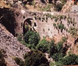 "Καθημερινός κίνδυνος για οδηγούς στο γεφύρι ανάμεσα σε Δημητσάνα και Ζάτουνα"