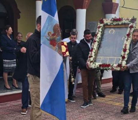 Η περιφορά της ιερής εικόνας του Αγίου Δημητρίου στο Περδικονέρι Γορτυνίας (vd)