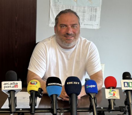 Οικονομόπουλος: "Απαγορεύεται η εγκατάλειψη κλαδιών σε κοινόχρηστους χώρους και δίπλα σε κάδους" (vd)