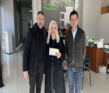 Ο Εμπορικός Σύλλογος Τρίπολης παρέδωσε το μεγάλο δώρο της κλήρωσης στην τυχερή της βραδιάς! (εικόνες)