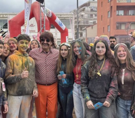 Η Τρίπολη γέμισε χρώμα και ρυθμό | Πλήθος κόσμου στην καρναβαλική παρέλαση και στο «Colour in Tripoli»! (εικόνες - βίντεο)