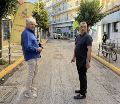 Ασφαλτοστρώσεις στο κέντρο της πόλης | Τζιούμης: «Η Τρίπολη αλλάζει και μεταμορφώνεται σε μια πόλη πιο όμορφη, ασφαλή και ανθρώπινη» (vd)