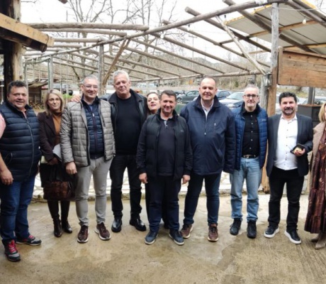 Στην Αγία Παρασκευή Λαγκαδίων η κοπή της πρωτοχρονιάτικης πίτας για το προσωπικό του Δήμου Γορτυνίας (εικόνες - βίντεο)