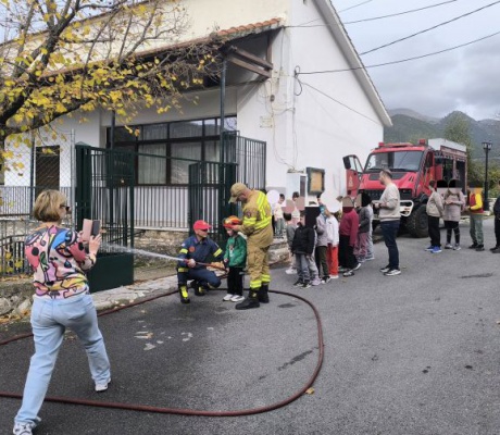 Κοντοβάζαινα | Μια εμπειρία Πυροσβεστικής Παιδείας για τα παιδιά των σχολείων του χωριού (εικόνες)