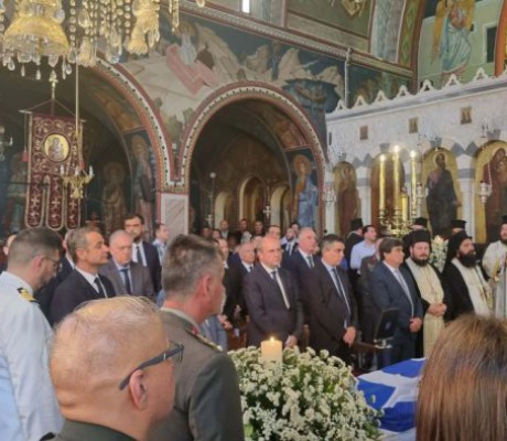 Στην Κόρινθο η κηδεία του Νίκου Ταγαρά – “Αξίζεις να σε συνοδεύει η ελληνική σημαία”