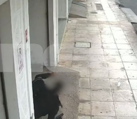 Άγριος ξυλοδαρμός στην Καλαμάτα | 17χρονος έστειλε στο νοσοκομείο πρώην συμμαθητή του – Σοκάρει το βίντεο της επίθεσης