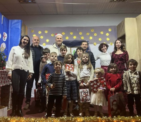 Γιορτινές στιγμές χαράς στο Δημοτικό Σχολείο Βαλτεσινίκου (εικόνες)